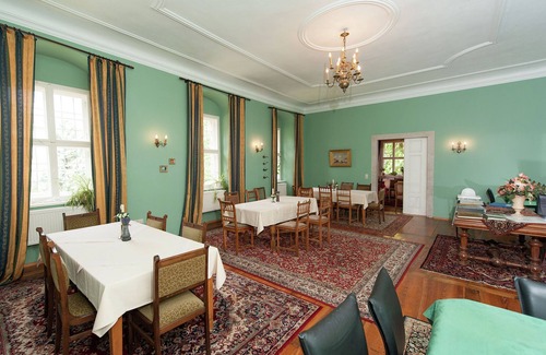 Triestewitz Other | Vintage Apartment in Arzberg - Triestewitz with Terrace