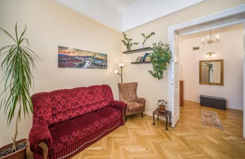 Pecs Apartment | Vintage Apartment