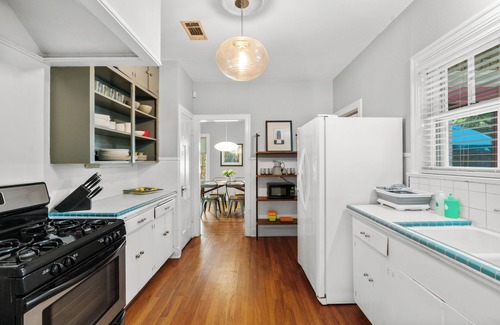 Clarksville House | Vintage Charm in Clarksville Steps from Downtown