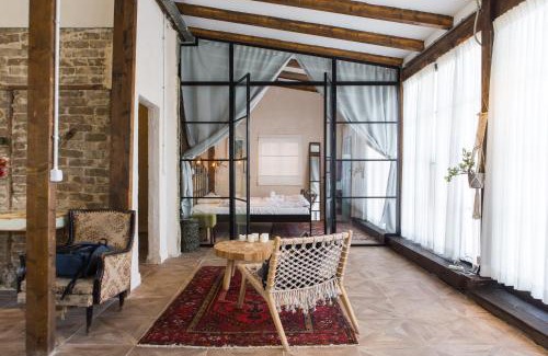Jaffa Apartment | Vintage High Design Lofts l by Bookiz