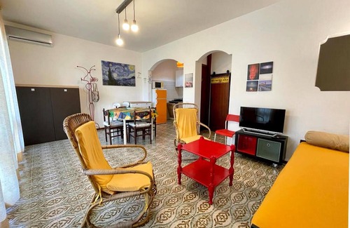 Porto Santa Margherita Villa | Vintage modern gem with private garden