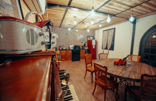 Saint-Agnan House | Vintage Loft Garage Proche du Parc Le Pal