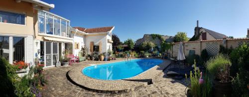 Sombor Villa | Vintage Luxurious house