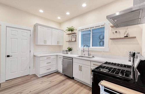 Broadway House | Vintage Meets Modern! Spacious Capitol Hill Single Family home with 97 walk scor