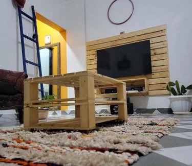 Gulu Apartment | Vintage Room - Nostalgic charm for couples