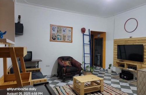 Gulu Apartment | Vintage Room - Nostalgic charm for couples
