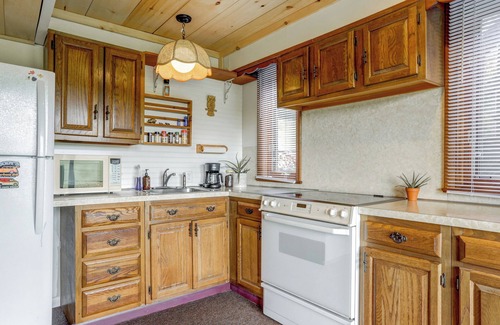 Willow Street Apartment | Vintage Style Apartment with Amazing Views of Amish Farmland