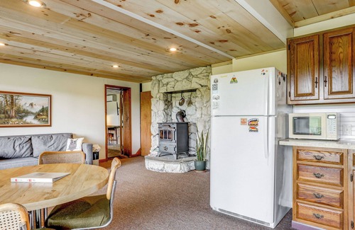Willow Street Apartment | Vintage Style Apartment with Amazing Views of Amish Farmland