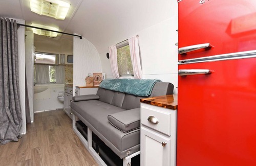 Mineral Bluff House | Vintage View - retro, private, LR mountain views!