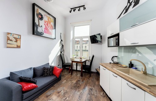 Wesoła Zachod Apartment | Vinyl Echo Vibes Studio