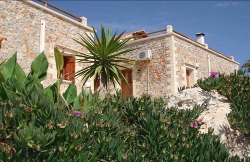 Apokoronas House | Viola Suites,Villas with shared pool