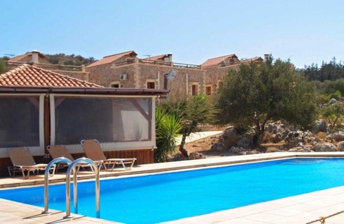 Apokoronas House | Viola Suites,Villas with shared pool