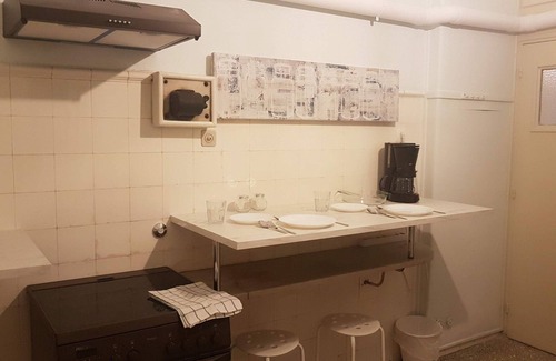 Mousio House | Violet apartment - Athens Center, 7 BD, 3 BATH
