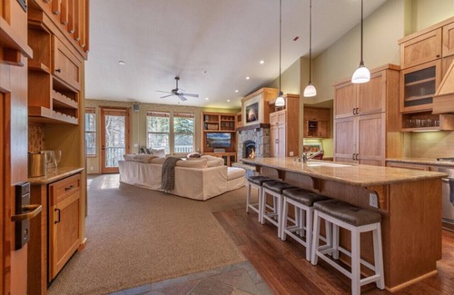 Olympic Valley Apartment | VIP Palisades Ski-In Ski-Out Condo A+ Views 200 ft to KT22
