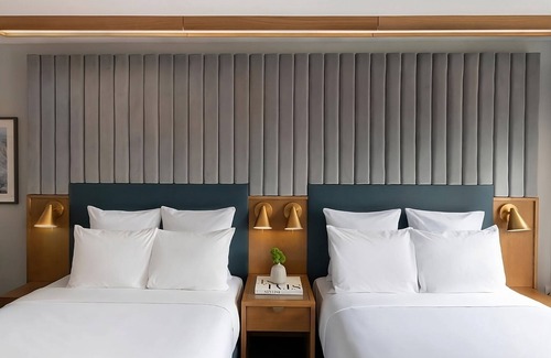 Downtown Chicago Resort | Visit Chicago! 4 Modern Units near 360 Chicago and Oak Street Beach! Parking!