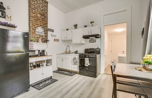 Freret Apartment | Visit Tulane & Loyola: Walkable Paradise in NOLA!