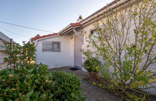 Bredene House | Vissershuisje 9/18 by Interhome
