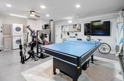 Miami Lakes House | Vista Azul Lake Front Home with Hot Tub and Swim Spa, Fishing Dock, Gym, Game Room with Darts, Ping Pong, A Pool Table and more!