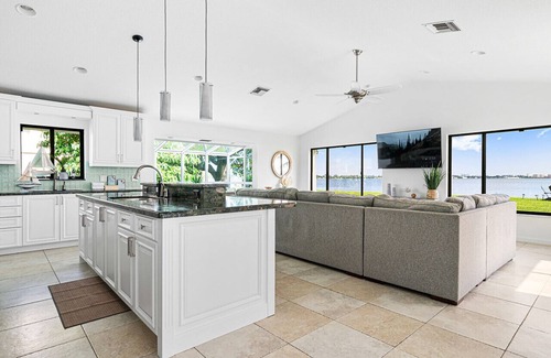 Palm Beach - West Palm Beach House | Vista Bonita - Private Pool, Fire Pit, Mins to DT