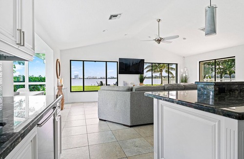 Palm Beach - West Palm Beach House | Vista Bonita - Private Pool, Fire Pit, Mins to DT