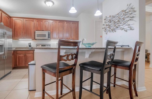 Florida Central Atlantic Coast Condo | Vista Cay Lakeview Island Breeze. Near all theme parks & walk to conventions