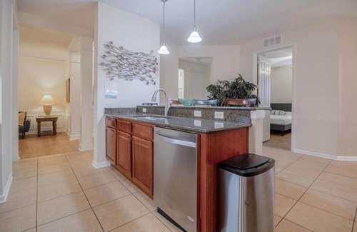 Florida Central Atlantic Coast Condo | Vista Cay Lakeview Island Breeze. Near all theme parks & walk to conventions