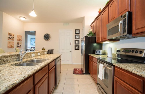 Florida Central Atlantic Coast Condo | Vista Cay Luxury Cabana. Near all theme Parks and walk to Conventions.