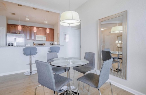 Florida Central Atlantic Coast Condo | Vista Cay Luxury Executive. Near all theme parks and walk to conventions