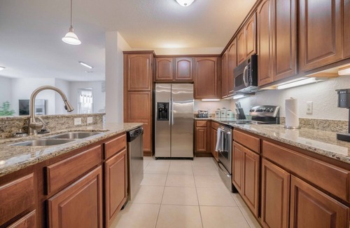 Florida Central Atlantic Coast Condo | Vista Cay Luxury Poolside Escape. Near all theme parks and walk to conventions