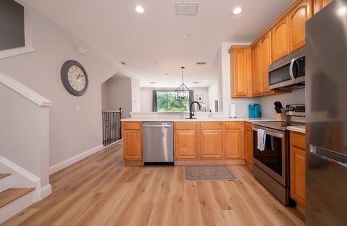 Florida Central Atlantic Coast House | Vista Cay Luxury Villa- Allergy Free Near all theme parks & walk to conventions