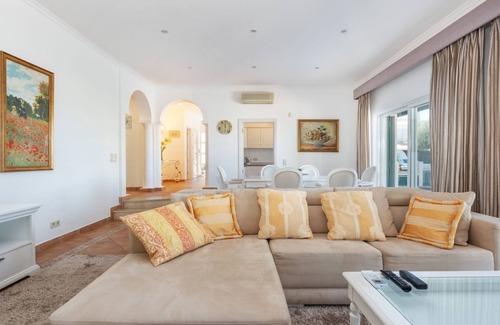 Vale do Garrao House | Vista do Mar e Golf by Interhome