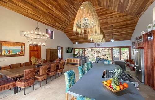 Dominical House | Vista Sirena: Expansive Ocean View 4 bedroom/4.5 bath home above Dominical