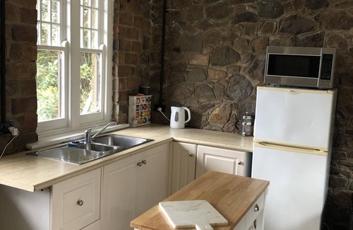 Mount Dandenong Cottage | Vista Views - Your own private guest house with spectacular views atop the stunning Mt. Dandenong.