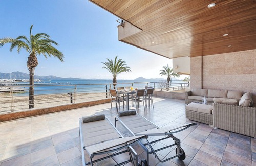 Puerto de Pollensa Apartment | Vistamar I frontline sea Apt. in a prime location in Puerto Pollensa