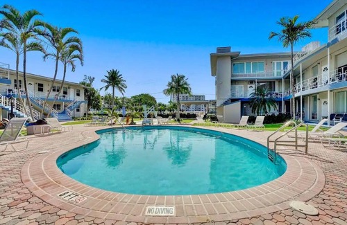 East Fort Lauderdale Apartment | Vistamar Waterfront Beach Abode -Walk to the Beach