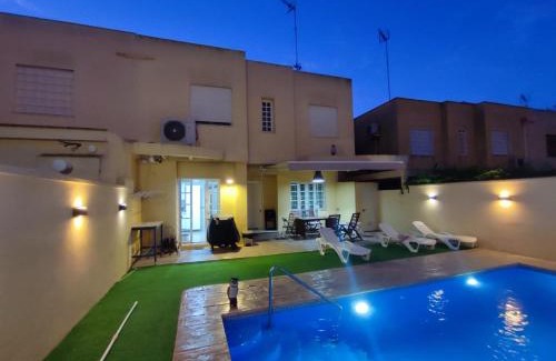 Jerez de la Frontera House | VIVE JEREZ Casa de lujo con piscina y barbacoa en la mejor zona de Jerez de la Frontera