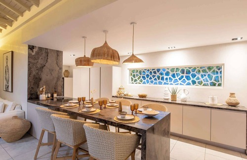 Cul de Sac Villa | Vogue Art in Cul de Sac by Personal Villas - Stunning Luxurious Paradise