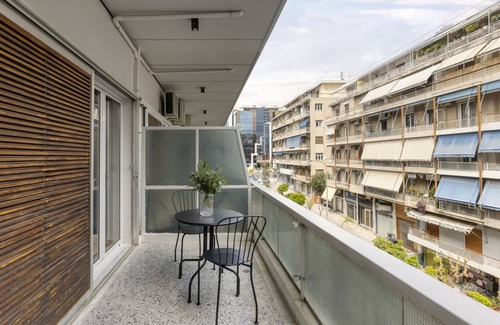 Athens Apartment | Volanaki4 - A happy 2 Bdr apartment that has a