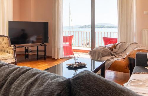 Volos City Centre Apartment | Volos Large Apartment Sea View