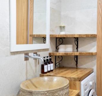 Himare Apartment | Vourtaréa Guesthouse
