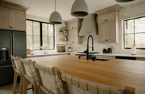 Winchendon Cottage | VRBO Top 10 - Copley's Lakefront Cottage and Guest House on its own Peninsula