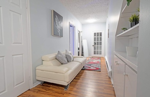 South End Apartment | Vrbo Urban Oasis Steps from the Pier