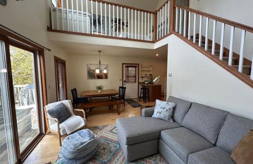 Ludlow House | VT Lake house minutes from Okemo