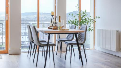 Inverness City Centre Apartment | Vū by the Bridge, Inverness City Centre