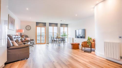 Inverness City Centre Apartment | Vū by the Bridge, Inverness City Centre