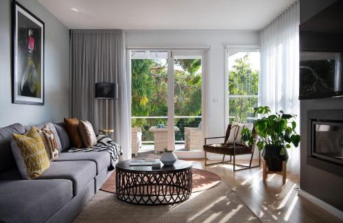 Daylesford House | Vue Lake Daylesford Villa- lakeside luxury