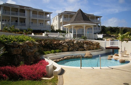 Vuemont Apartment | Vuemont Resort, Mt Brevitor,St Peter,26017.BB