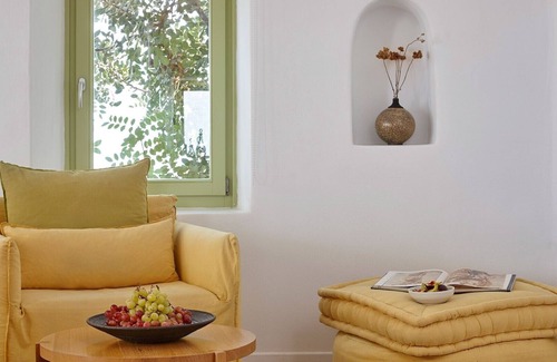 Oia Villa | (w) Villa Agrikas - Oia - A Beautiful Two bedroom Villa with Private Pool