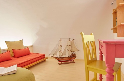 Oia Villa | (w) Villa Agrikas - Oia - A Beautiful Two bedroom Villa with Private Pool