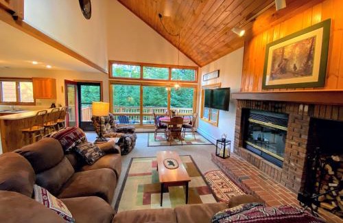 Bretton Woods Villa | W2 Mount Washington Place Townhome for winter seasonal 1 minute to ski slopes reliable WiFi